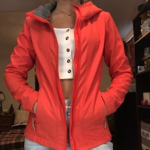 Bench wind jacket